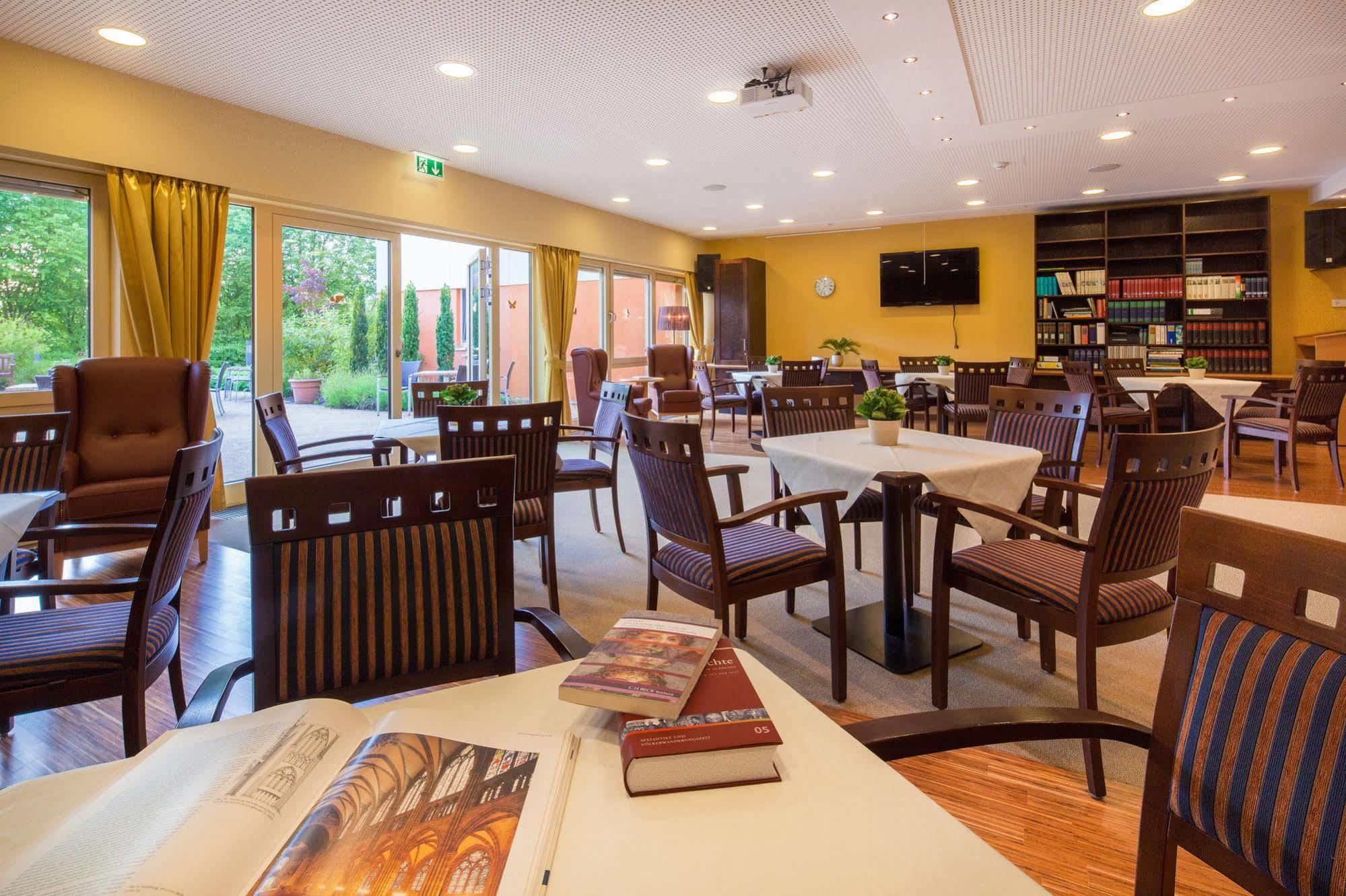Gda Hotel Goettingen Экстерьер фото